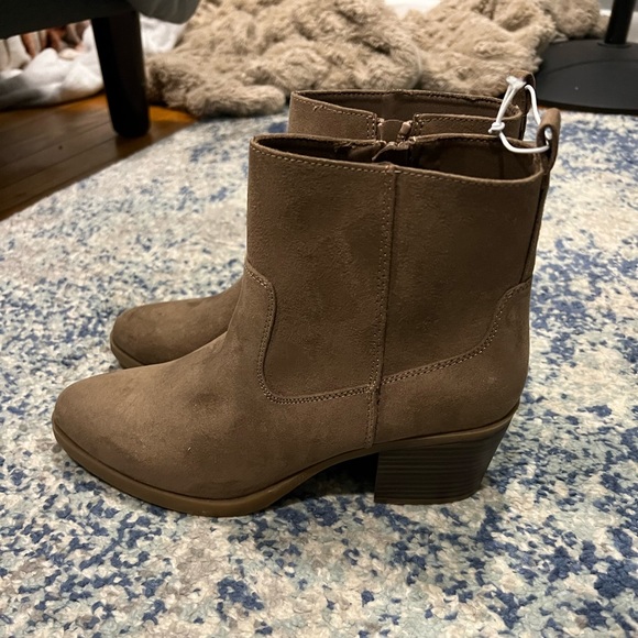 Womens boots - Picture 2 of 4